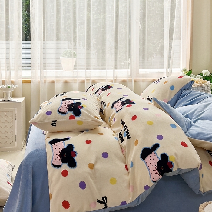 91家纺网 家纺一手货源 找家纺 美派工厂店 2024新款牛奶绒印花四件套 波点狗