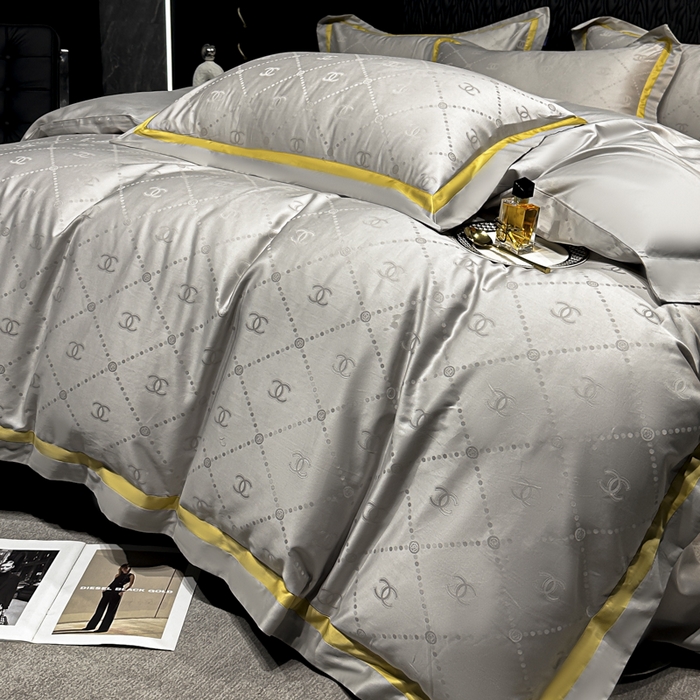 91家纺网 家纺一手货源 找家纺 2024新款轻奢双拼角全棉提花四件套 大牌恋曲-高级灰