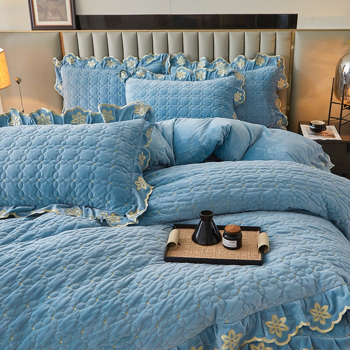 91家纺网 家纺一手货源 找家纺 虹星家纺 2024新款可拆卸宝宝绒夹棉床裙三四件套-盛世芳华 盛世芳华 天蓝