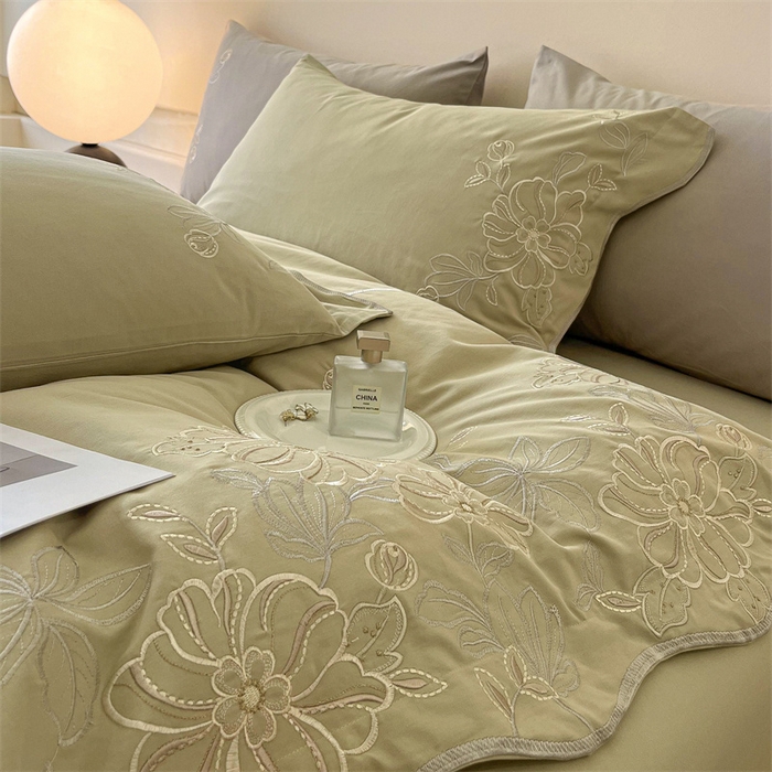91家纺网 家纺一手货源 找家纺 艾莱家纺 2024新款A类新疆长绒棉加厚柔顺磨毛四件套-烂漫花开（风格二） 花开烂漫-灰豆绿