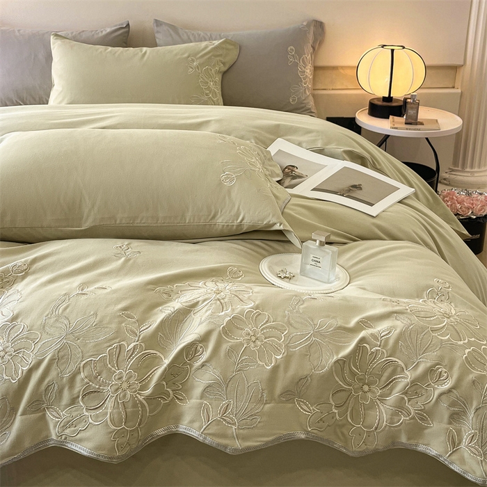91家纺网 家纺一手货源 找家纺 艾莱家纺 2024新款A类新疆长绒棉加厚柔顺磨毛四件套-烂漫花开（风格二） 花开烂漫-灰豆绿