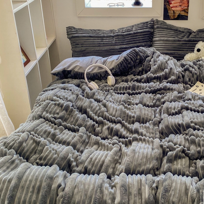 91家纺网 家纺一手货源 找家纺 2025新款秋冬澳密绒保暖四件套-雪瑞系列 雪瑞-深灰