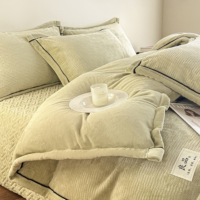 91家纺网 家纺一手货源 找家纺 欧邦 新款提花针织绒牛奶绒夹棉床盖四件套初见系列 初见-芥黄