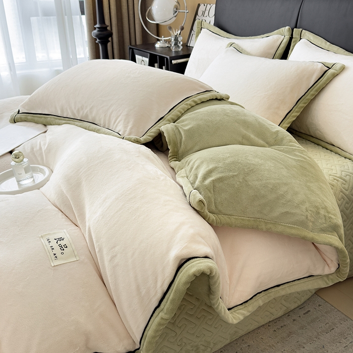 91家纺网 家纺一手货源 找家纺 欧邦 新款新款纯色牛奶绒夹棉床盖四件套 米白+芥黄