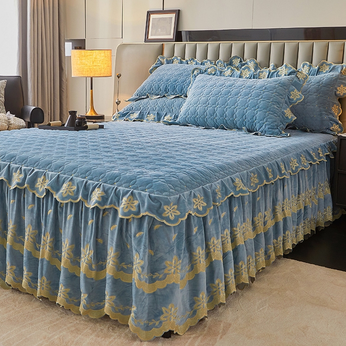 91家纺网 家纺一手货源 找家纺 虹星家纺 2024新款可拆卸宝宝绒夹棉床裙三件套-盛世芳华 盛世芳华 天蓝