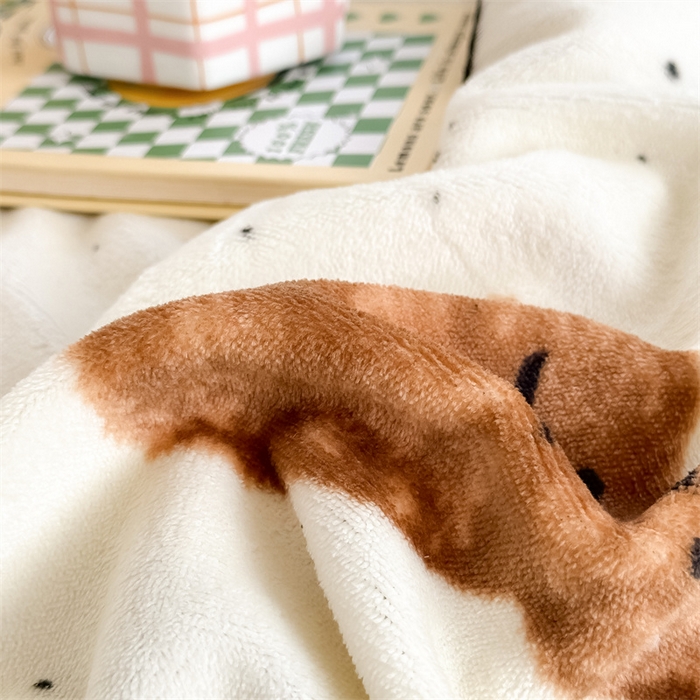 91家纺网 家纺一手货源 找家纺 我心家纺 2024新款高克重羊羔绒毛毯毯子 绅士小熊