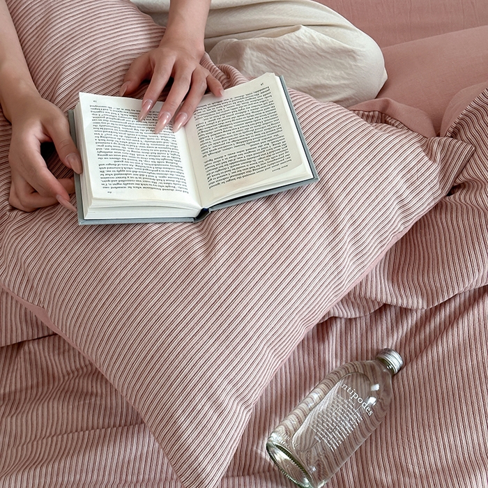 91家纺网 家纺一手货源 找家纺 2024新款全棉水洗提花工艺四件套-时光巴黎 时光粉条