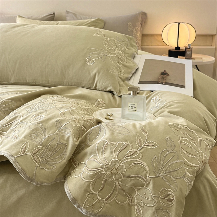 91家纺网 家纺一手货源 找家纺 艾莱家纺 2024新款A类新疆长绒棉加厚柔顺磨毛四件套-烂漫花开（风格二） 花开烂漫-灰豆绿