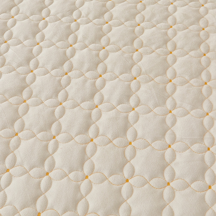 91家纺网 家纺一手货源 找家纺 虹星家纺 2024新款可拆卸宝宝绒夹棉床裙三件套-盛世芳华 盛世芳华 奶白