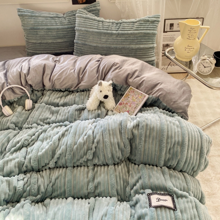 91家纺网 家纺一手货源 找家纺 2025新款秋冬澳密绒保暖四件套-雪瑞系列 雪瑞-蓝色