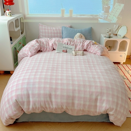 91家纺网 家纺一手货源 找家纺 美乐迪家纺 2024新款牛奶绒格子四件套系列 粉格