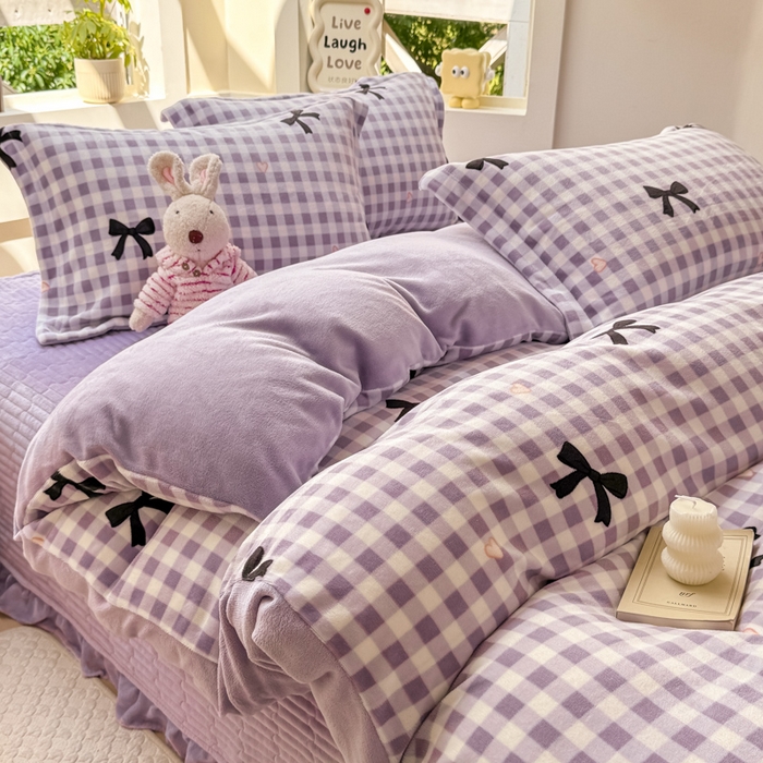 91家纺网 家纺一手货源 找家纺 梦可莱家居 2024秋冬牛奶绒韩系ins印花床盖四件套 紫色蝴蝶梦