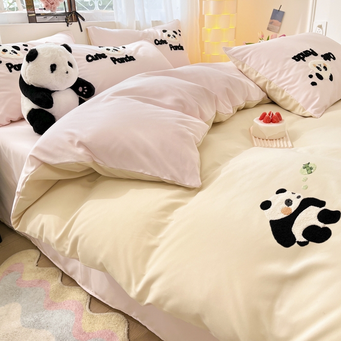 91家纺网 家纺一手货源 找家纺 一左一右 2024新款亲肤磨毛水洗棉拼接立体毛巾绣花卡通四件套儿童学生三件套床笠（提供买家秀） 熊猫派对-粉玉