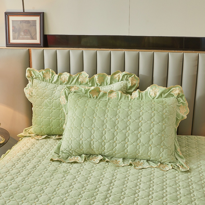 91家纺网 家纺一手货源 找家纺 虹星家纺 2024新款可拆卸宝宝绒夹棉床裙三四件套-盛世芳华 盛世芳华 果绿