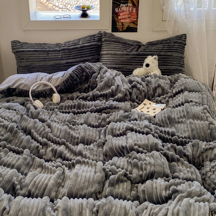 91家纺网 家纺一手货源 找家纺 2025新款秋冬澳密绒保暖四件套-雪瑞系列 雪瑞-深灰