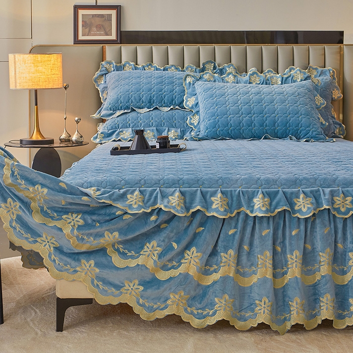 91家纺网 家纺一手货源 找家纺 虹星家纺 2024新款可拆卸宝宝绒夹棉床裙三件套-盛世芳华 盛世芳华 天蓝