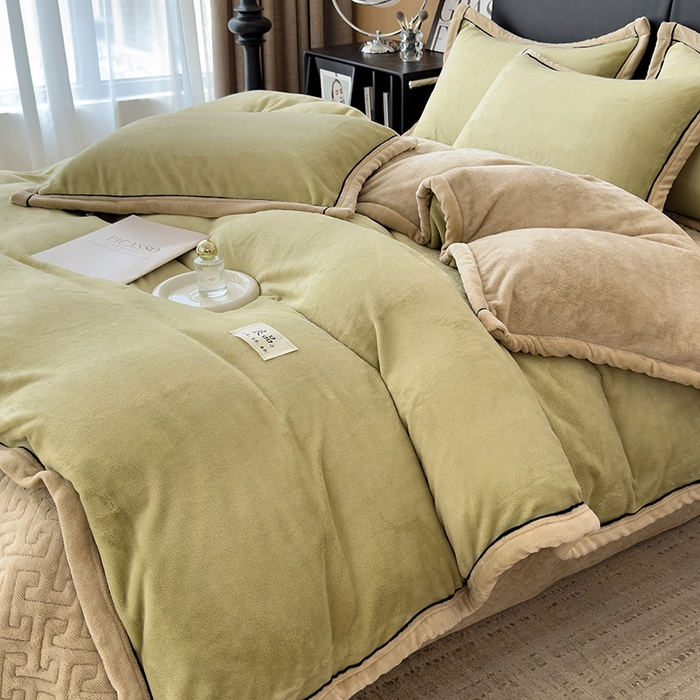 91家纺网 家纺一手货源 找家纺 欧邦 新款新款纯色牛奶绒夹棉床盖四件套 芥黄+卡其