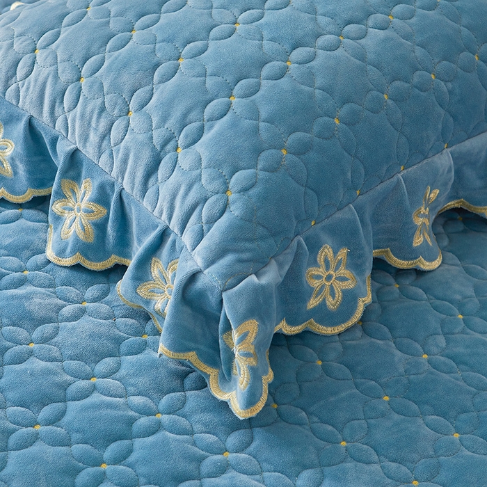 91家纺网 家纺一手货源 找家纺 虹星家纺 2024新款可拆卸宝宝绒夹棉床裙三四件套-盛世芳华 盛世芳华 天蓝