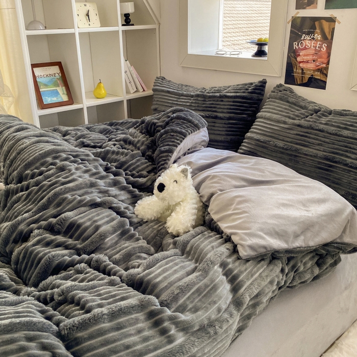 91家纺网 家纺一手货源 找家纺 2025新款秋冬澳密绒保暖四件套-雪瑞系列 雪瑞-深灰