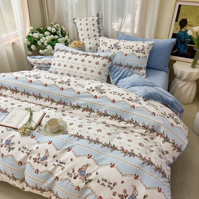 91家纺网 家纺一手货源 找家纺 美派工厂店 2024新款牛奶绒印花四件套 甜糯兔兔