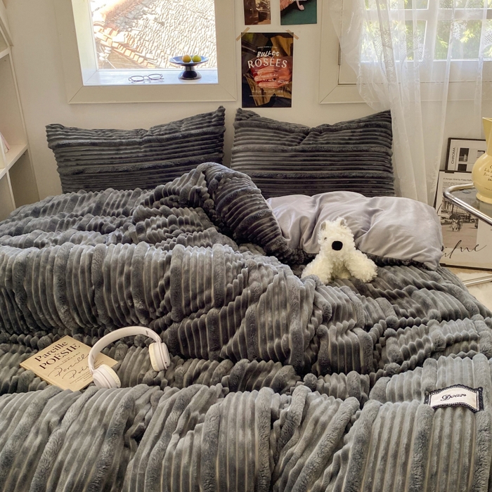 91家纺网 家纺一手货源 找家纺 2025新款秋冬澳密绒保暖四件套-雪瑞系列 雪瑞-深灰