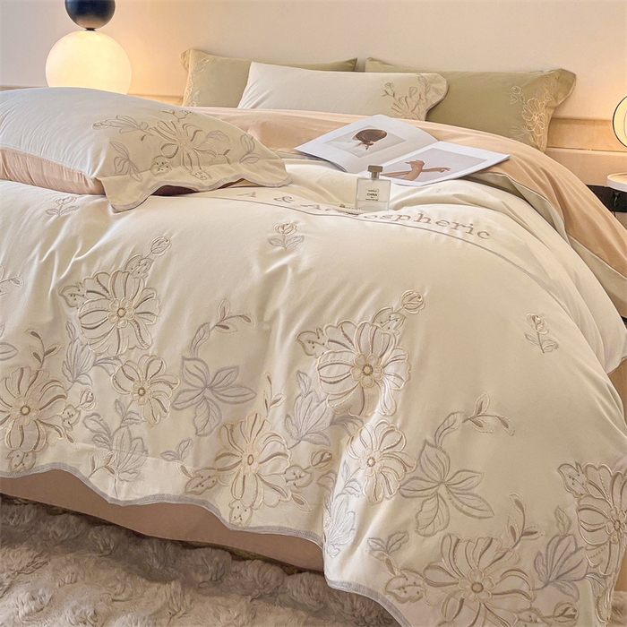 91家纺网 家纺一手货源 找家纺 艾莱家纺 2024新款A类新疆长绒棉加厚柔顺磨毛四件套-烂漫花开（风格二） 花开烂漫-白鹭