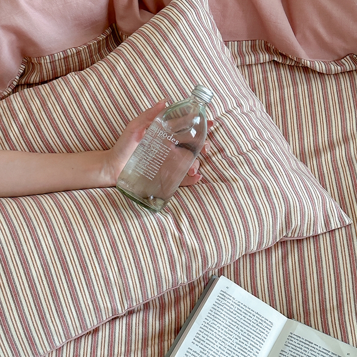 91家纺网 家纺一手货源 找家纺 2024新款全棉水洗提花工艺四件套-时光巴黎 巴黎红条