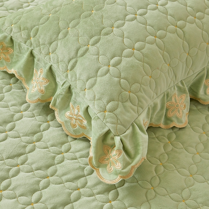 91家纺网 家纺一手货源 找家纺 虹星家纺 2024新款可拆卸宝宝绒夹棉床裙三四件套-盛世芳华 盛世芳华 果绿