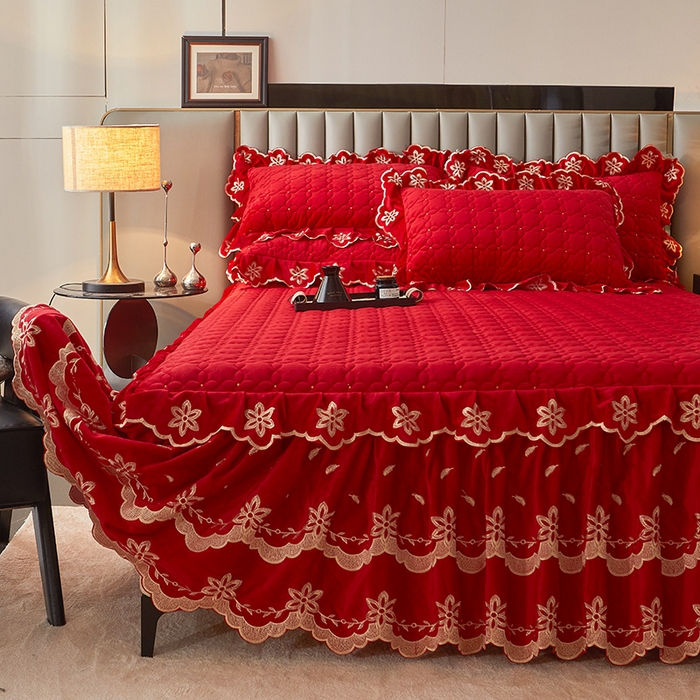 91家纺网 家纺一手货源 找家纺 虹星家纺 2024新款可拆卸宝宝绒夹棉床裙三件套-盛世芳华 盛世芳华 大红