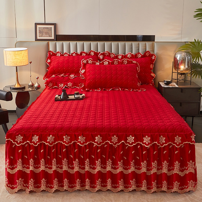 91家纺网 家纺一手货源 找家纺 虹星家纺 2024新款可拆卸宝宝绒夹棉床裙三件套-盛世芳华 盛世芳华 大红