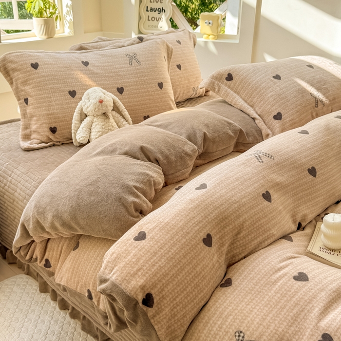 91家纺网 家纺一手货源 找家纺 梦可莱家居 2024秋冬牛奶绒韩系ins印花床盖四件套 艺术