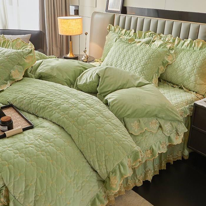 91家纺网 家纺一手货源 找家纺 虹星家纺 2024新款可拆卸宝宝绒夹棉床裙三四件套-盛世芳华 盛世芳华 果绿