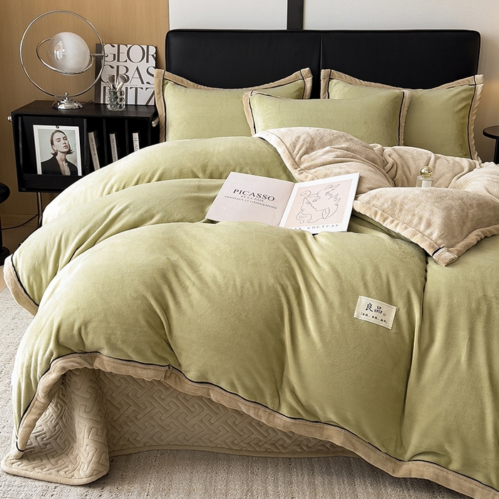 91家纺网 家纺一手货源 找家纺 欧邦 新款新款纯色牛奶绒夹棉床盖四件套 芥黄+卡其