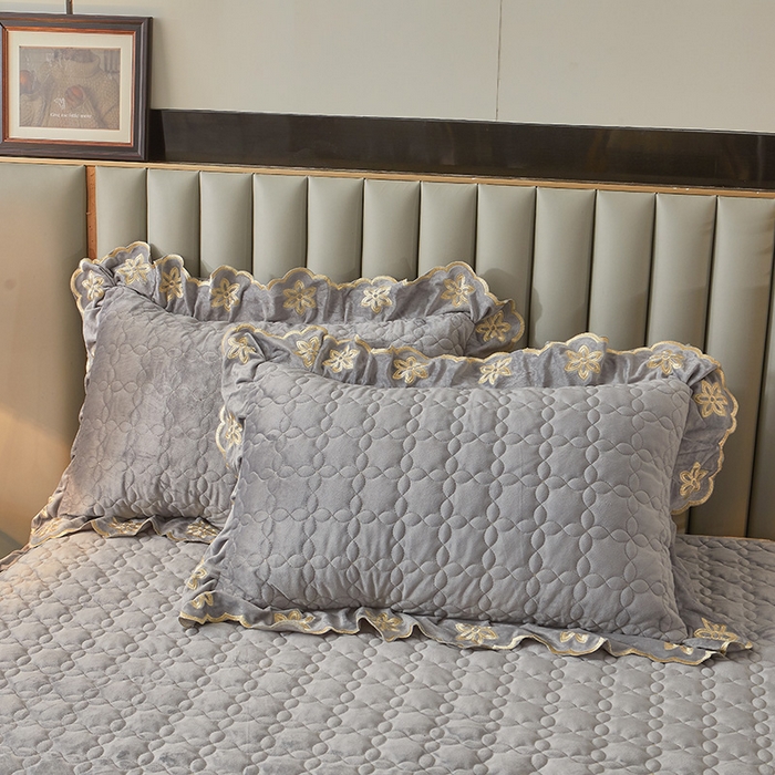 91家纺网 家纺一手货源 找家纺 虹星家纺 2024新款可拆卸宝宝绒夹棉床裙三四件套-盛世芳华 盛世芳华 梦灰