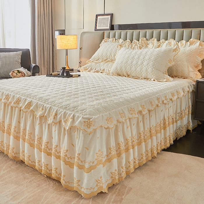 91家纺网 家纺一手货源 找家纺 虹星家纺 2024新款可拆卸宝宝绒夹棉床裙三件套-盛世芳华 盛世芳华 奶白