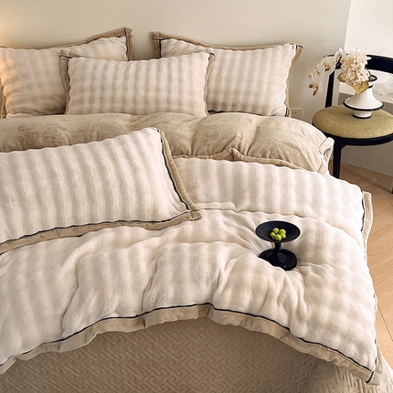 91家纺网 家纺一手货源 找家纺 （总）欧邦 新款A类泡泡绒牛奶绒夹棉床盖四件套