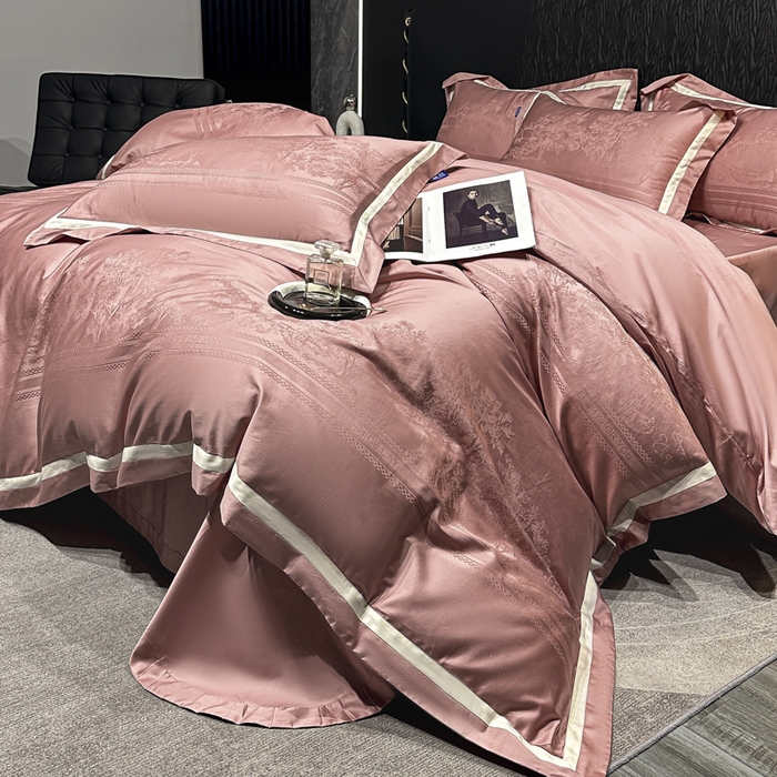 91家纺网 家纺一手货源 找家纺 2024新款轻奢双拼角全棉提花四件套 卡格洛-皮粉