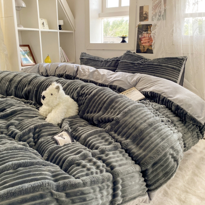 91家纺网 家纺一手货源 找家纺 2025新款秋冬澳密绒保暖四件套-雪瑞系列 雪瑞-深灰