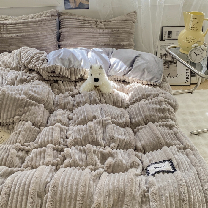 91家纺网 家纺一手货源 找家纺 2025新款秋冬澳密绒保暖四件套-雪瑞系列 雪瑞-灰色