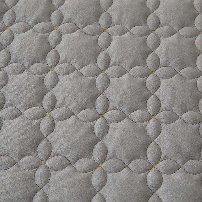 91家纺网 家纺一手货源 找家纺 虹星家纺 2024新款可拆卸宝宝绒夹棉床裙三件套-盛世芳华 盛世芳华 梦灰