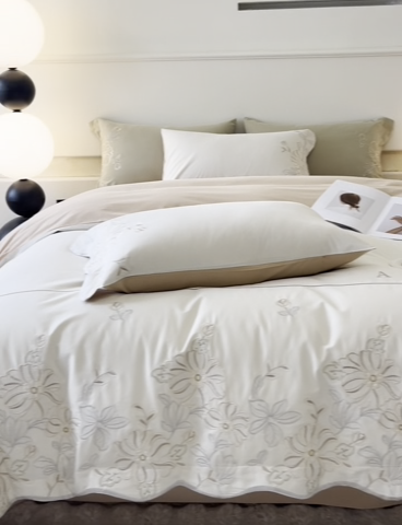 91家纺网 家纺一手货源 找家纺 艾莱家纺 2024新款A类新疆长绒棉加厚柔顺磨毛四件套-烂漫花开（风格二） 花开烂漫-白鹭