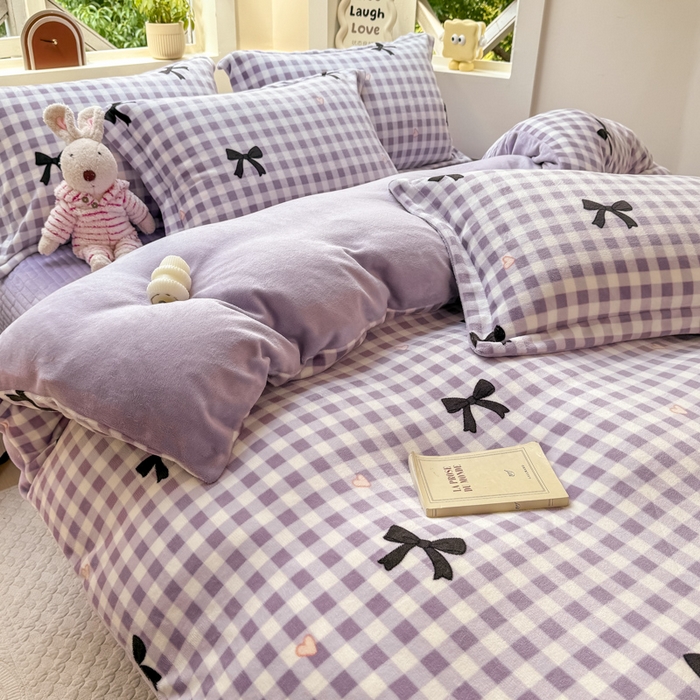 91家纺网 家纺一手货源 找家纺 梦可莱家居 2024秋冬牛奶绒韩系ins印花床盖四件套 紫色蝴蝶梦