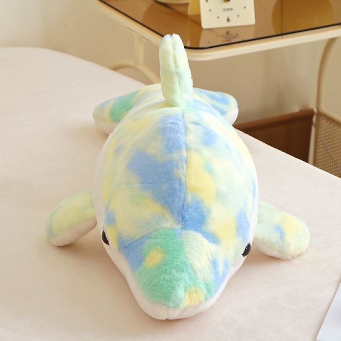 91家纺网 家纺一手货源 找家纺 2024新款秋冬扎染绒玩偶公仔儿童玩具礼品直播赠品-扎染海豚 扎染-绿色