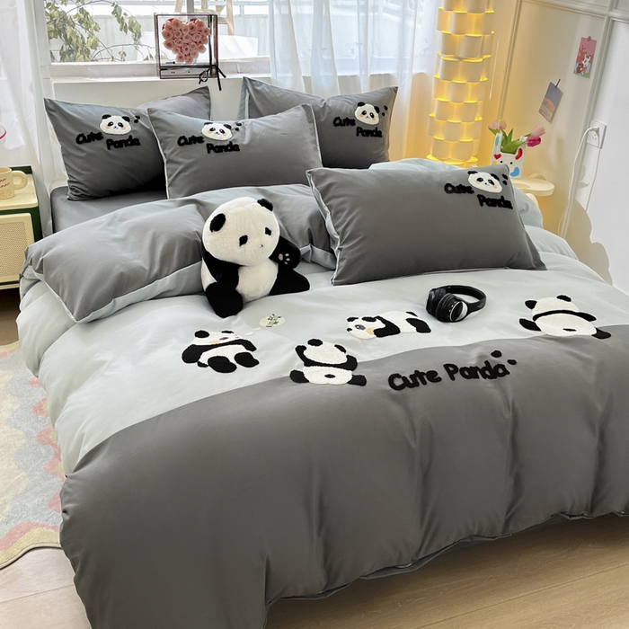 91家纺网 家纺一手货源 找家纺 一左一右 2024新款亲肤磨毛水洗棉拼接立体毛巾绣花卡通四件套儿童学生三件套床笠（提供买家秀） 熊猫派对-灰色