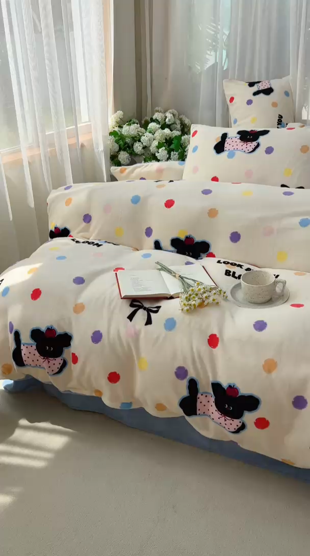 91家纺网 家纺一手货源 找家纺 美派工厂店 2024新款牛奶绒印花四件套 波点狗