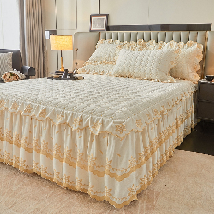 91家纺网 家纺一手货源 找家纺 虹星家纺 2024新款可拆卸宝宝绒夹棉床裙三件套-盛世芳华 盛世芳华 奶白