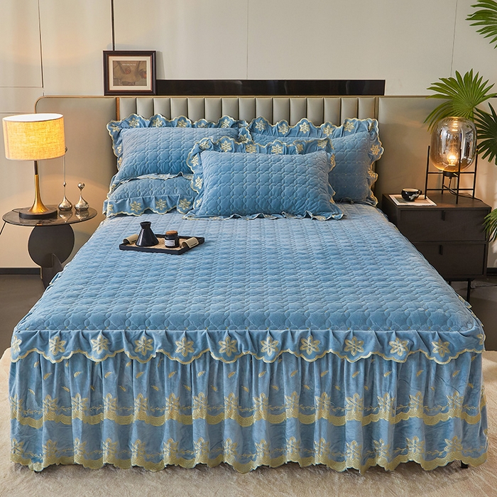 91家纺网 家纺一手货源 找家纺 虹星家纺 2024新款可拆卸宝宝绒夹棉床裙三件套-盛世芳华 盛世芳华 天蓝