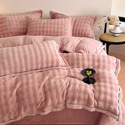 91家纺网 家纺一手货源 找家纺 （总）欧邦 新款A类泡泡绒牛奶绒夹棉床盖四件套