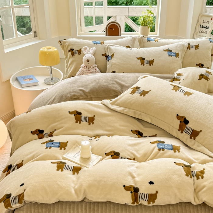 91家纺网 家纺一手货源 找家纺 梦可莱家居 2024秋冬牛奶绒韩系ins印花床盖四件套 跳跳狗