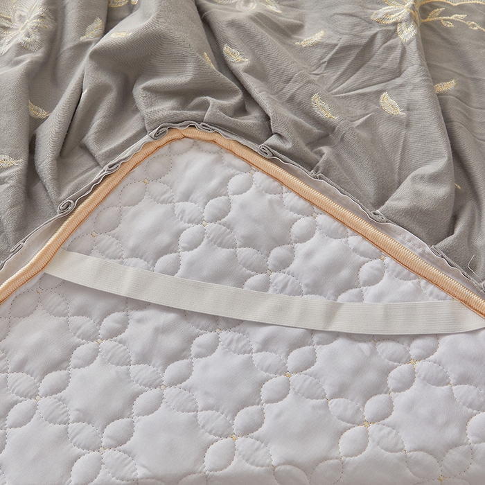 91家纺网 家纺一手货源 找家纺 虹星家纺 2024新款可拆卸宝宝绒夹棉床裙三四件套-盛世芳华 盛世芳华 梦灰